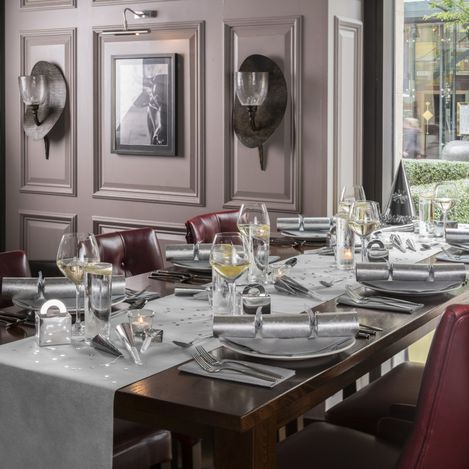 Christmas Napkins, Runners &amp; Tablecovers